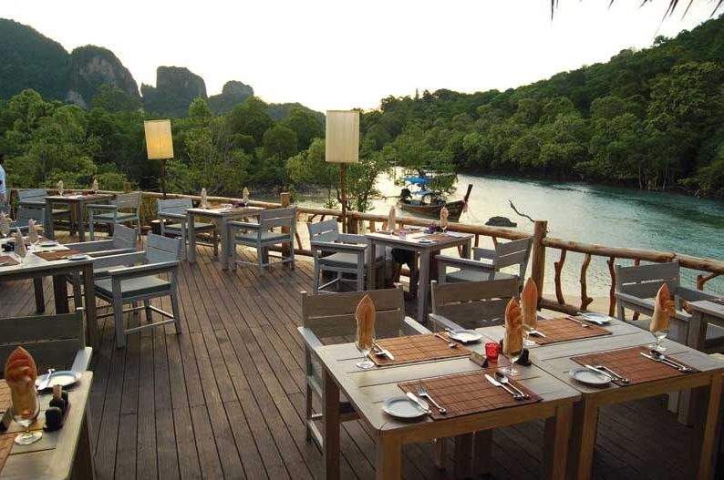 Thaiföld, Phi Phi Island Village Beach Resort****+